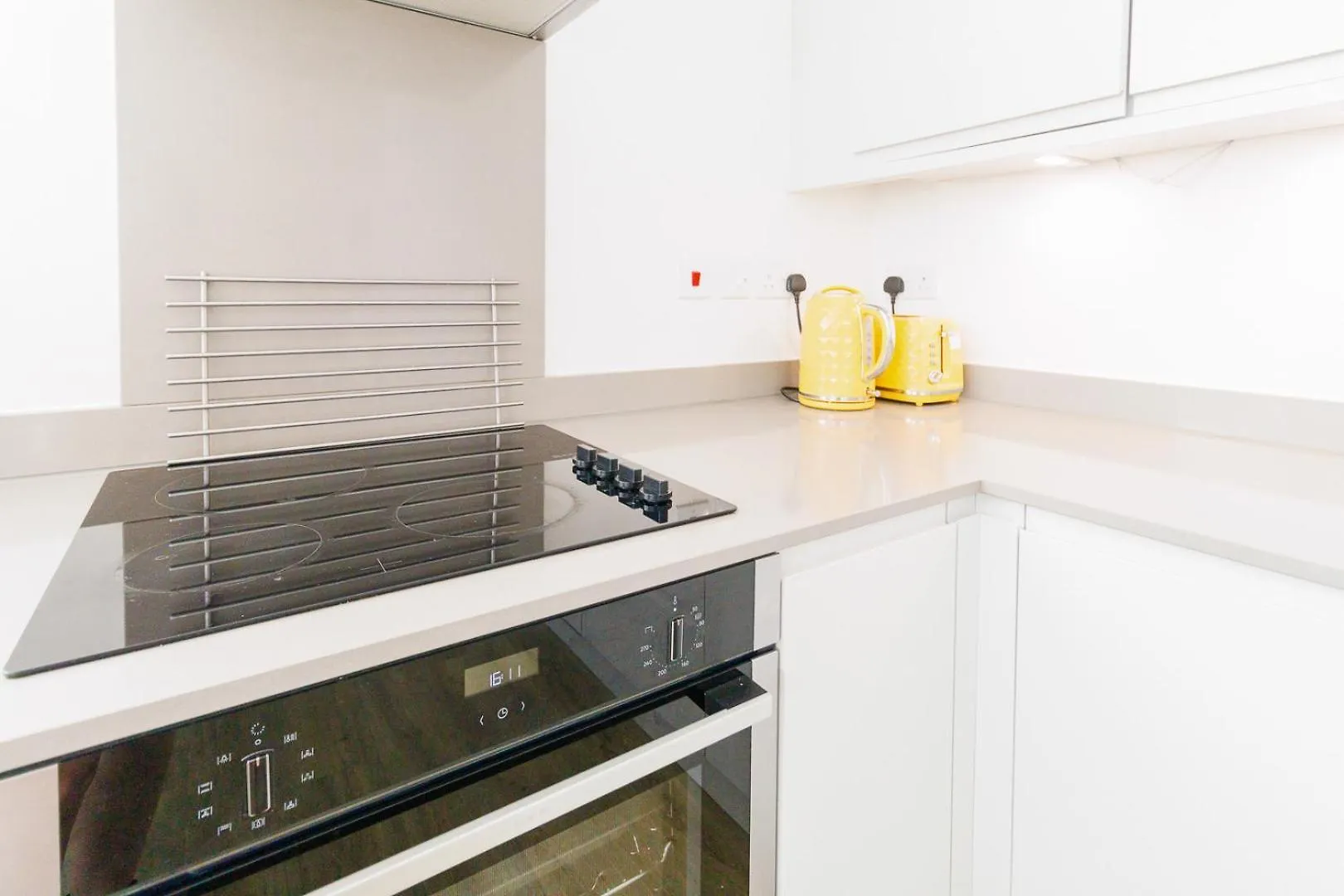 City Centre, Sleeps 7, Stunning Views & Parking, Interconnected Rooms Long Stay Work Contractor Leisure, Diamond Penthouse Cambridge