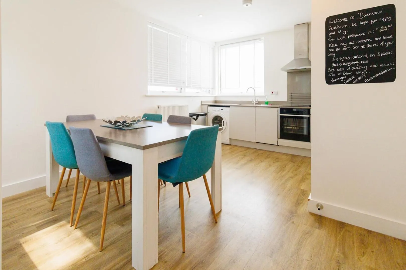 City Centre, Sleeps 7, Stunning Views & Parking, Interconnected Rooms Long Stay Work Contractor Leisure, Diamond Penthouse Cambridge 0*,