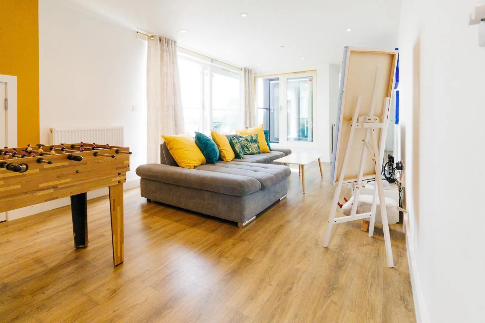 City Centre, Sleeps 7, Stunning Views & Parking, Interconnected Rooms Long Stay Work Contractor Leisure, Diamond Penthouse Cambridge