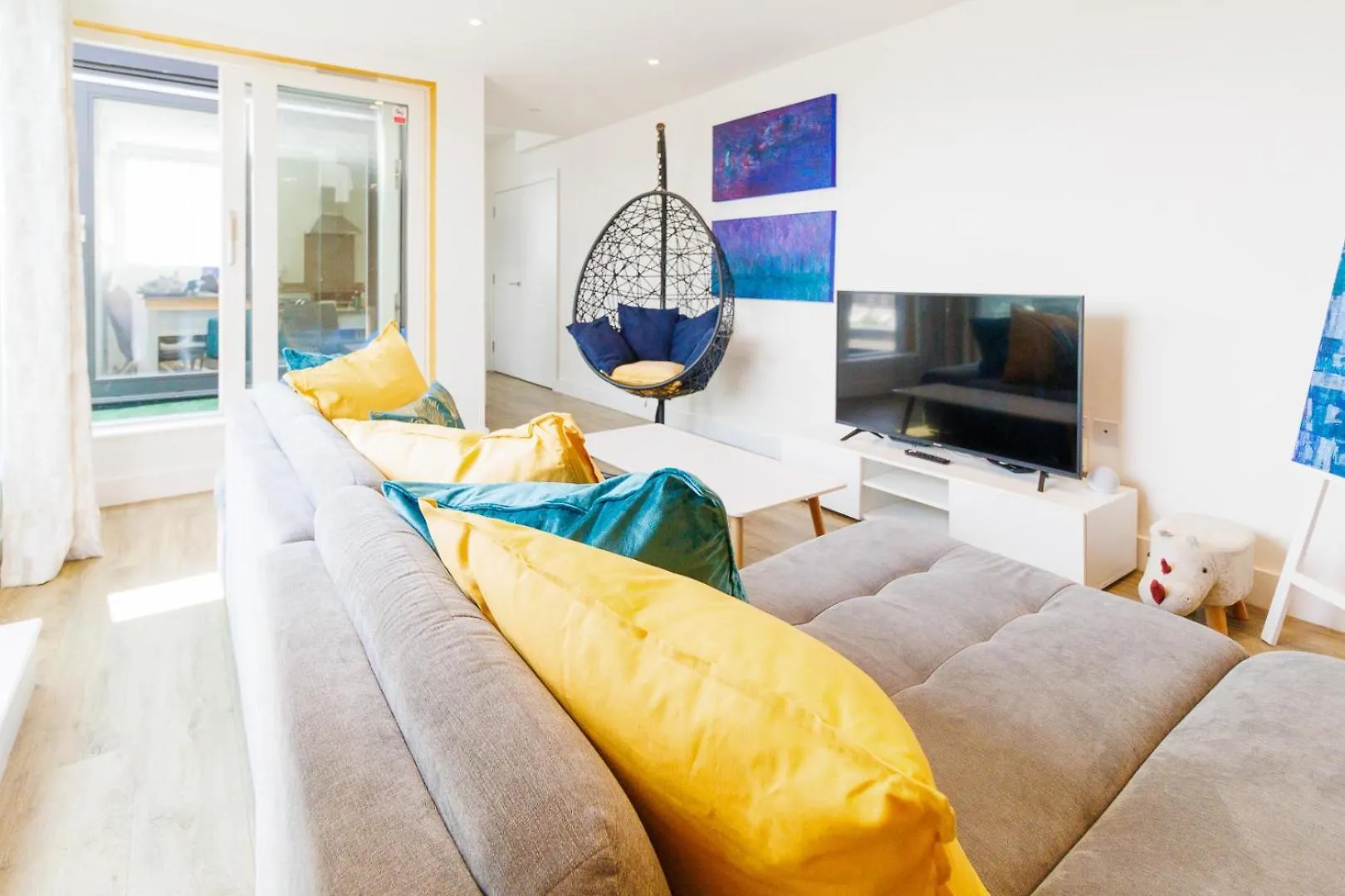 City Centre, Sleeps 7, Stunning Views & Parking, Interconnected Rooms Long Stay Work Contractor Leisure, Diamond Penthouse Cambridge 0*,