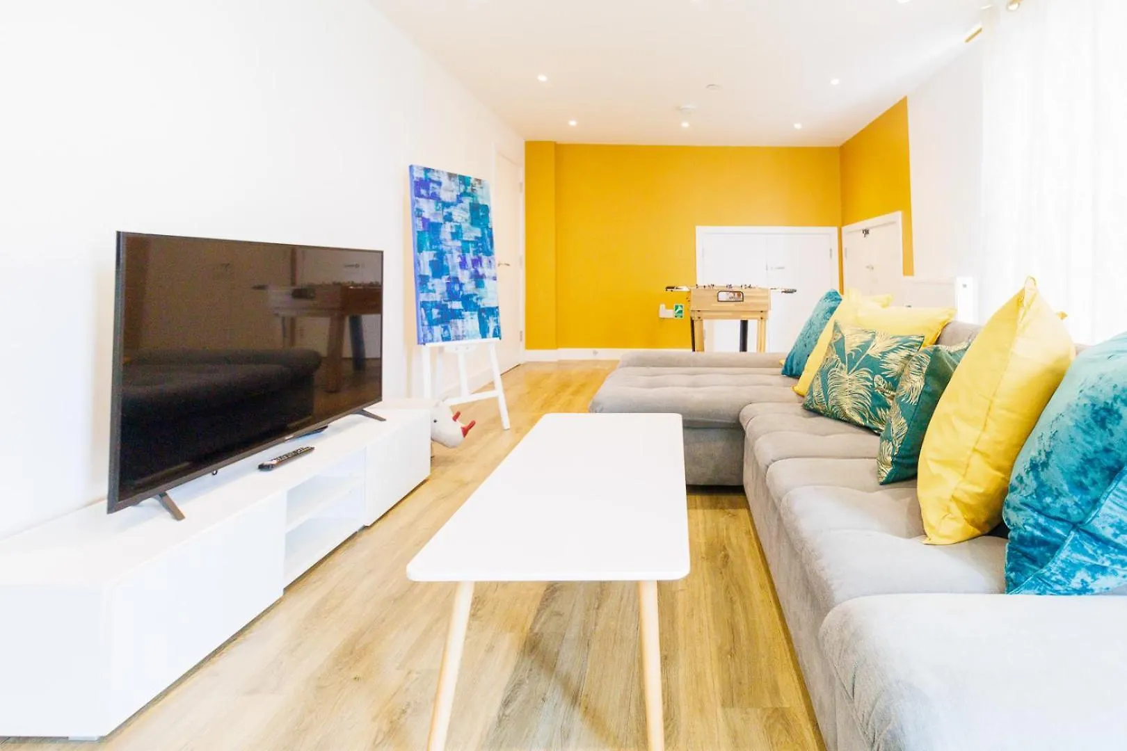 City Centre, Sleeps 7, Stunning Views & Parking, Interconnected Rooms Long Stay Work Contractor Leisure, Diamond Penthouse Cambridge
