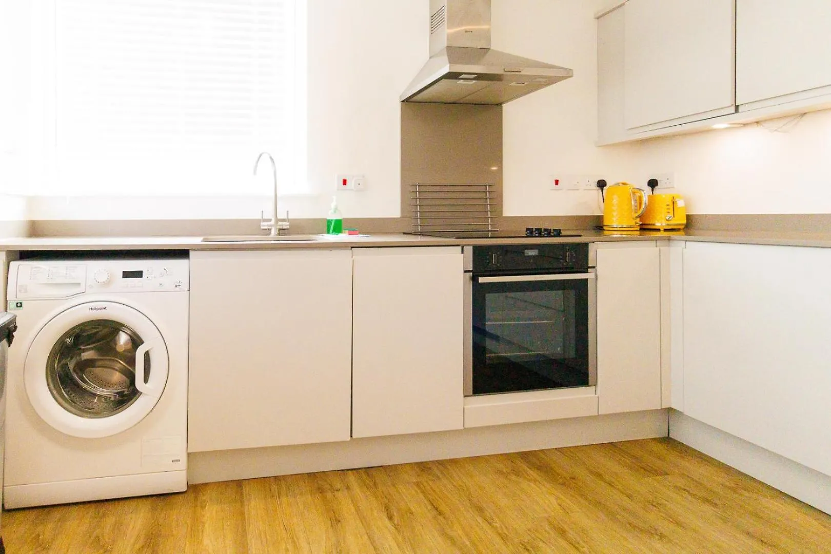 City Centre, Sleeps 7, Stunning Views & Parking, Interconnected Rooms Long Stay Work Contractor Leisure, Diamond Penthouse Cambridge