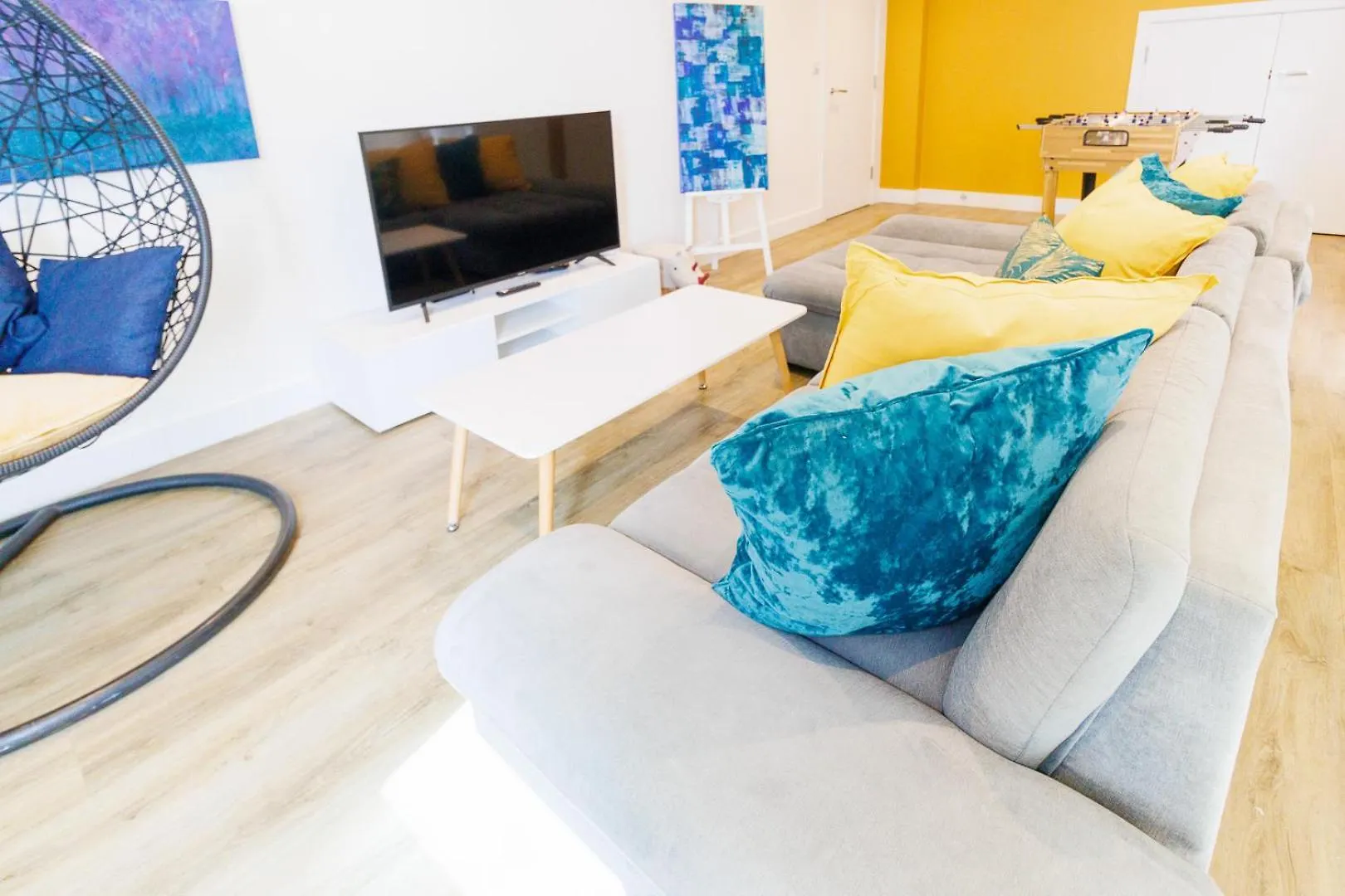 City Centre, Sleeps 7, Stunning Views & Parking, Interconnected Rooms Long Stay Work Contractor Leisure, Diamond Penthouse Cambridge 0*,