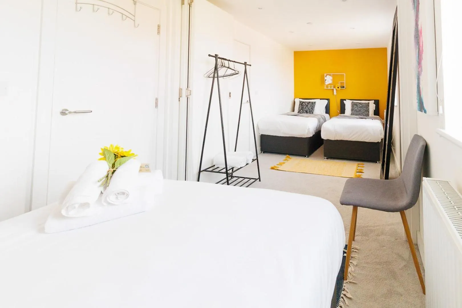 City Centre, Sleeps 7, Stunning Views & Parking, Interconnected Rooms Long Stay Work Contractor Leisure, Diamond Penthouse Cambridge