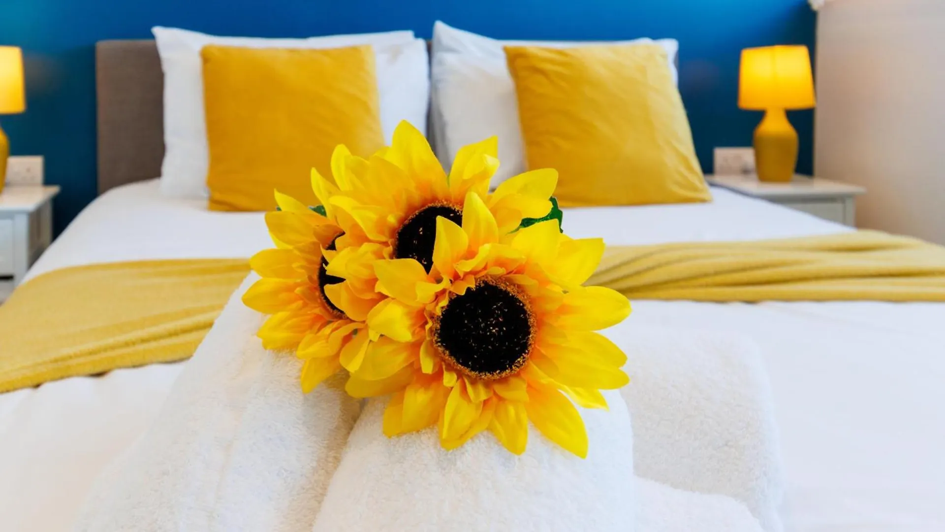 City Centre, Sleeps 7, Stunning Views & Parking, Interconnected Rooms Long Stay Work Contractor Leisure, Diamond Penthouse Cambridge