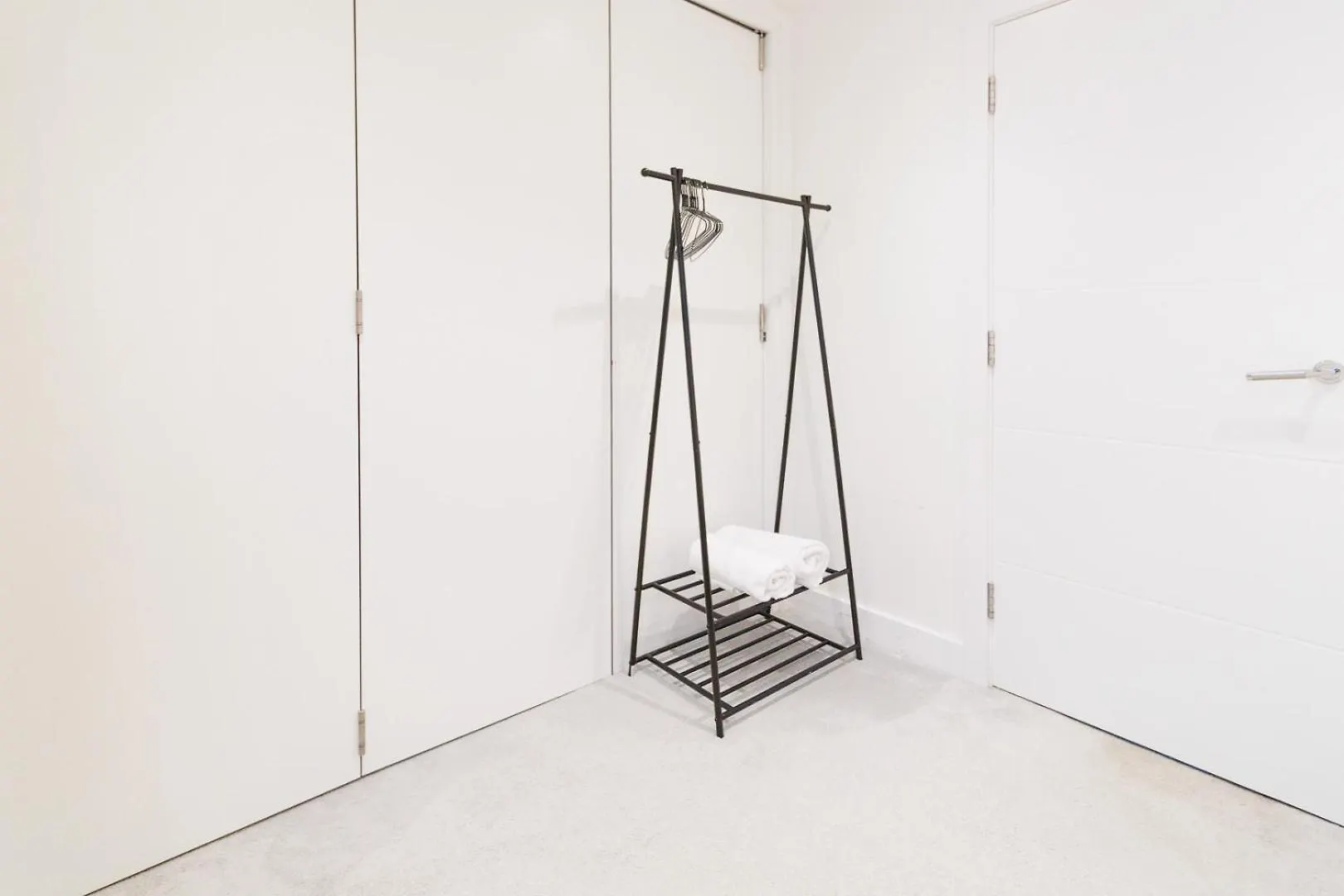 City Centre, Sleeps 7, Stunning Views & Parking, Interconnected Rooms Long Stay Work Contractor Leisure, Diamond Penthouse Cambridge 0*,